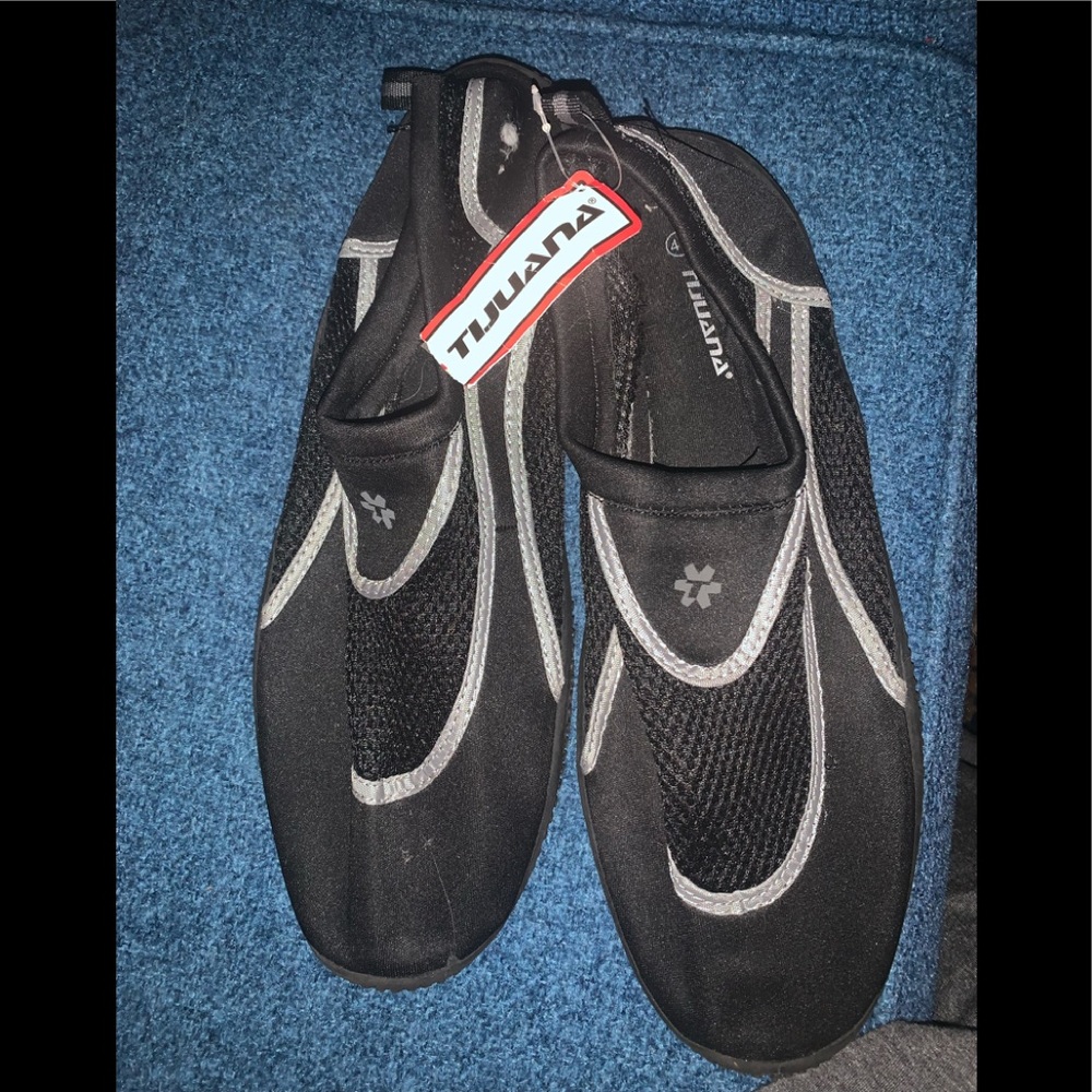 Tuuana brand water shoes. Men’s EU sz 46 (US sz 11) NWT